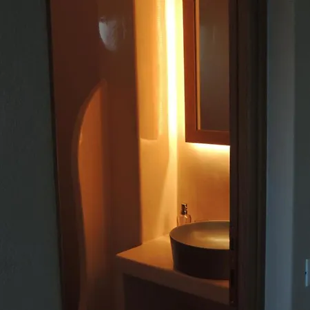 Apaggio Santorini * Vourvoulos