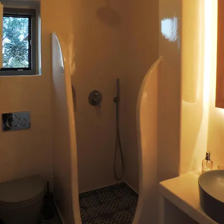 Apaggio Santorini * Vourvoulos