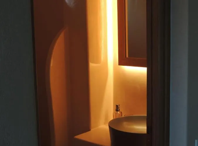 Apaggio Santorini * Vourvoúlos