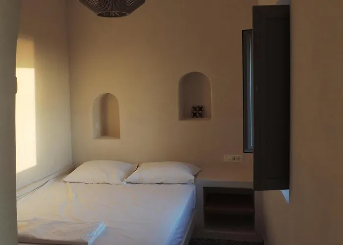 Apaggio Santorini Villa *